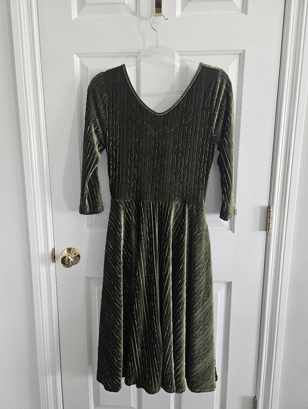 NWT VooDoo Vixen Olive Velvet Embossed/Quilted Swing Dress - Picture 5 of 13